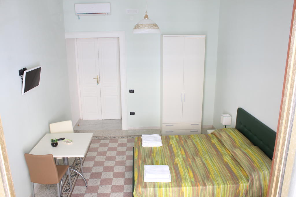 Bed & Breakfast San Francesco Σαλέρνο Δωμάτιο φωτογραφία