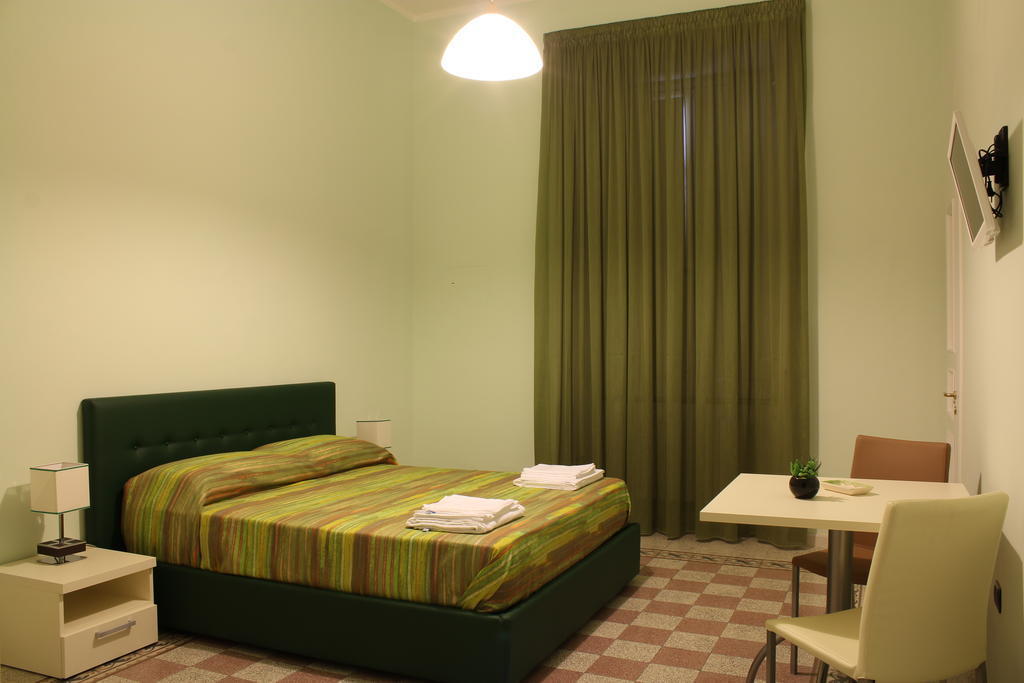 Bed & Breakfast San Francesco Σαλέρνο Δωμάτιο φωτογραφία